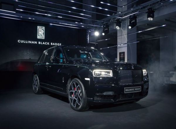 Rolls-Royce Cullinan Black Badge представлен в России