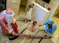 <br />
        Дед Мороз и Снегурочка перед Новым годом посещают семьи сотрудников Госавтоинспекции    
