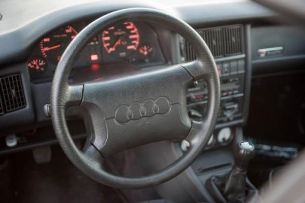 <br />
			Редкая Audi 80 Quattro Competition с небольшим пробегом (30 фото)