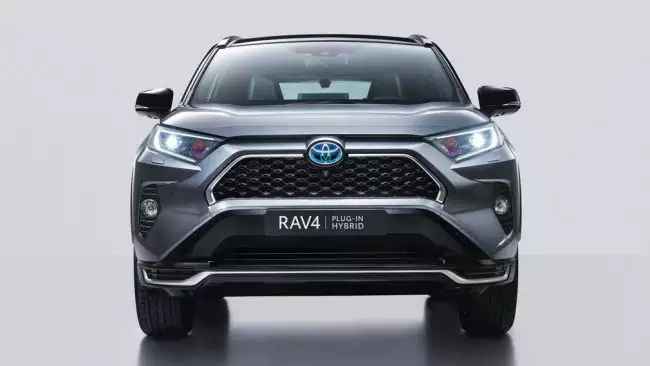 <br />
Toyota представила европейскую версию гибридного RAV4 Prime<br />
