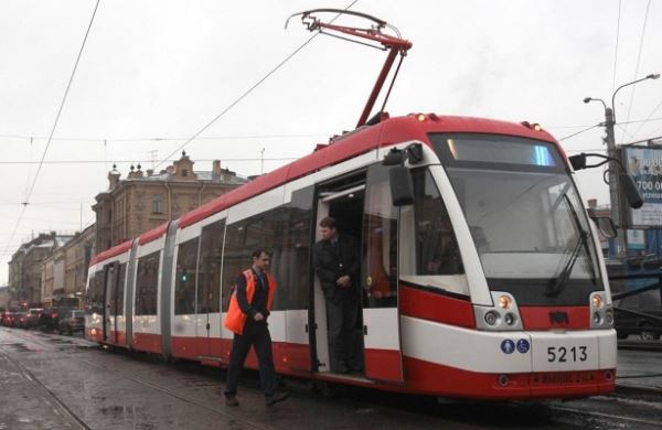 <br />
В Петербурге появился трамвай без кондуктора для честных пассажиров<br />
